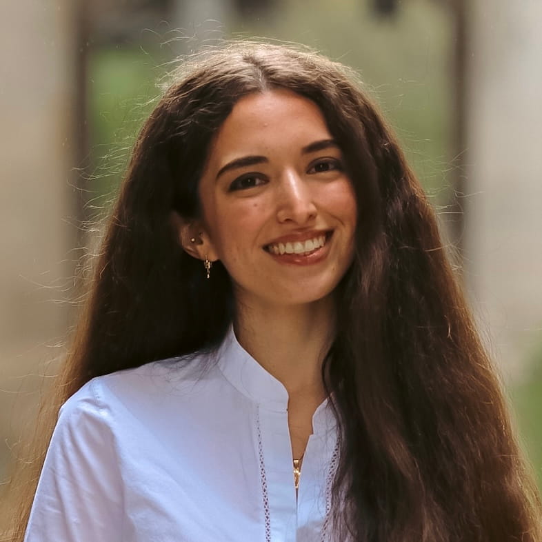Smiling headshot of Grisel Hernandez